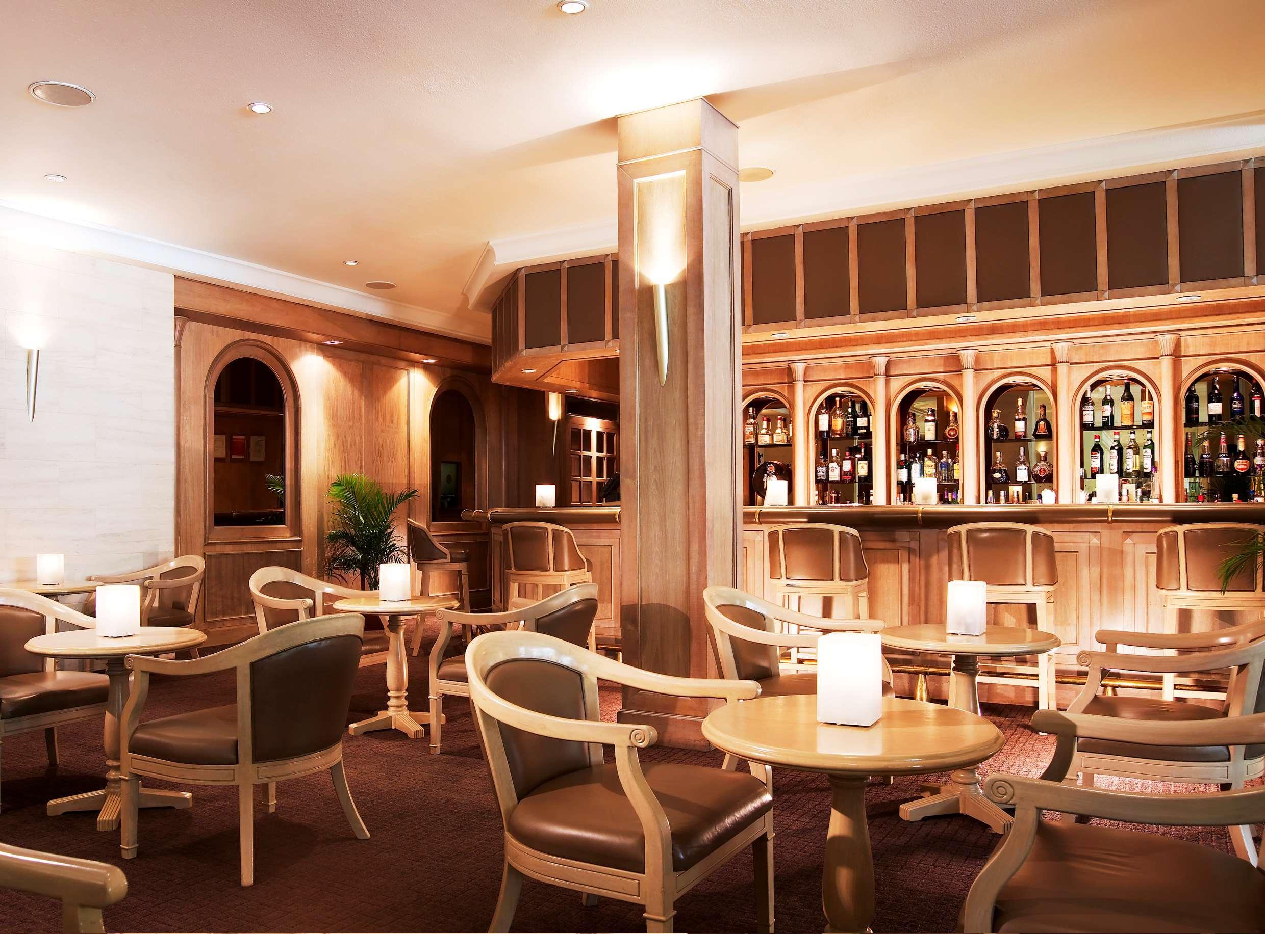 Goodwood Park Hotel Singapore Restaurant billede The bar at the Royal Opera House, London